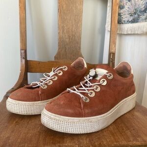 Women’s Suede Platform Sneakers in Rust